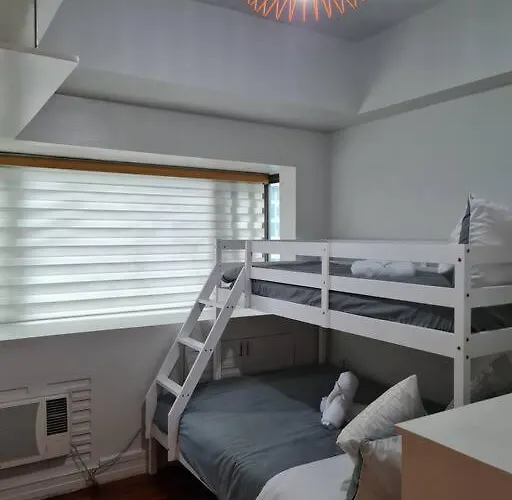 Big 2br Near Burgos Circle, Highstreet, St Lukes - B Parklane T1