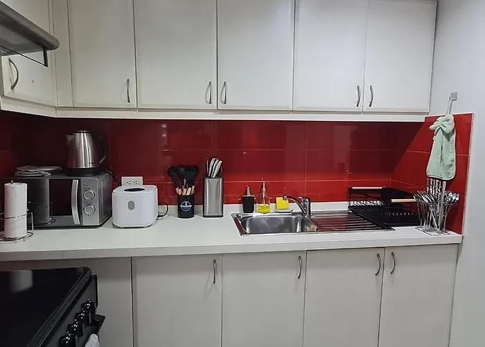 Big 2br Near Burgos Circle, Highstreet, St Lukes - B Parklane T1 Apartment Manila