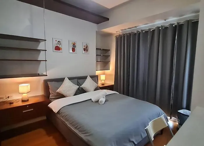 Big 2br Near Burgos Circle, Highstreet, St Lukes - B Parklane T1 Apartment