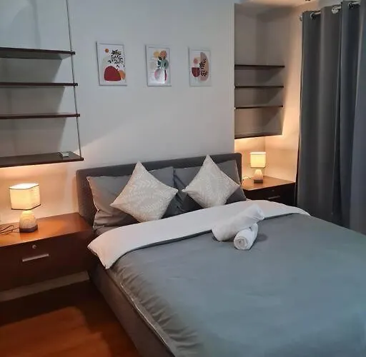 Big 2br Near Burgos Circle, Highstreet, St Lukes - B Parklane T1 Apartment