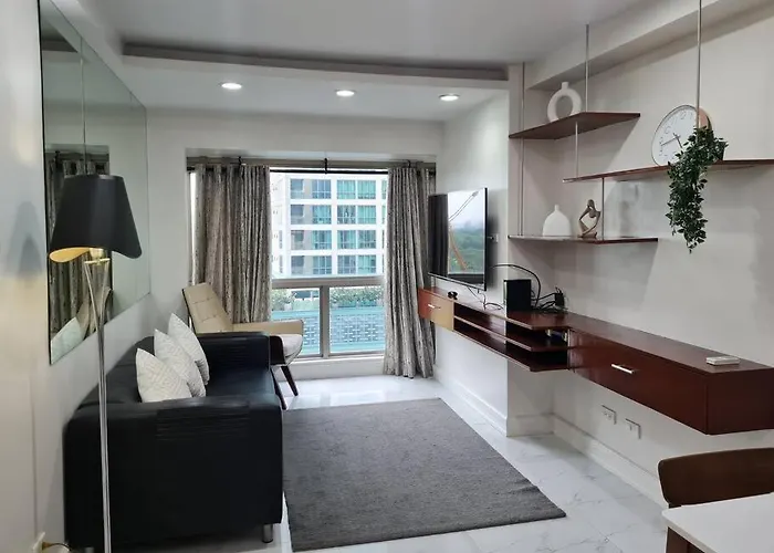 Apartment Big 2br Near Burgos Circle, Highstreet, St Lukes - B Parklane T1